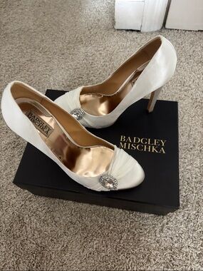 Bridal | Badgley Mischka | White Satin Pumps | 7.5 | Jeweled | Ship Free